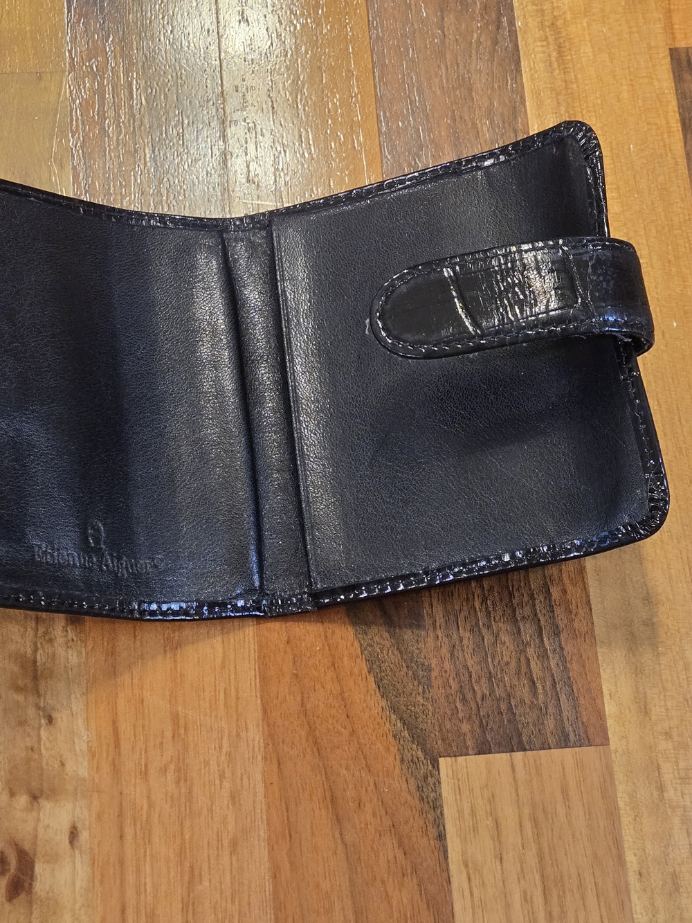 ​Vintage Etienne Aigner Croc-Embossed Leather Wallet - Picture 4 of 7